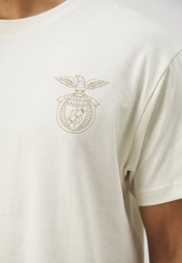 Legacies BENFICA LISSABON GLORIOSO - Marškinėliai su spaudiniu - off white