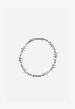Collar de cadena de plata que presenta enlaces lisos alternos y acentos cilíndricos texturizados, estructurado en forma circular.
