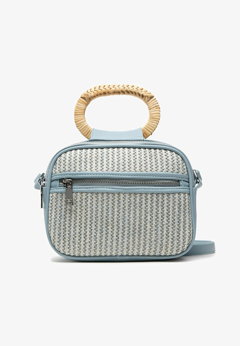 Mała prostokątna torebka z jasnoniebieskim obramowaniem, szarym, plecionym przednim panelem, kieszenią na suwak w kolorze srebrnym i okrągłym, plecionym uchwytem z rattanu.