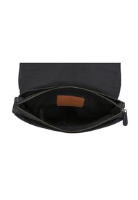 Melnas ādas aplokšņu somiņa ar rāvējslēdzēju, ar gludu tekstūru un brūnu iekšējo etiķeti. Iekšpuse ir polsterēta ar melnu audumu.