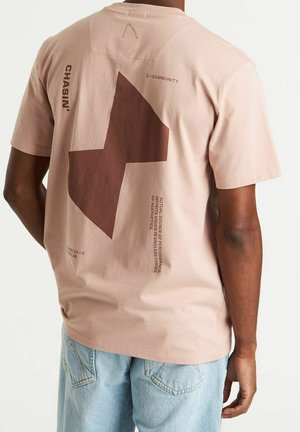 CHASIN' T-shirt con stampa - pink