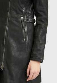 Gipsy by Mauritius Cappotto corto - black