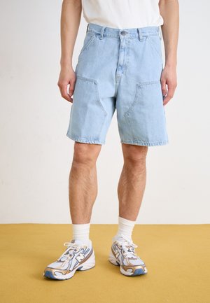 DOUBLE KNEE - Short en jean - blue heavy stone bleached