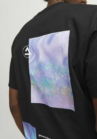 Jack & Jones T-shirt med print - black