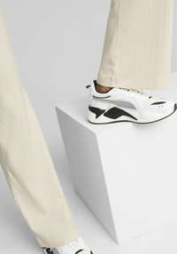 Puma CLASSICS AUSGESTELLTE  - Hlače - no color