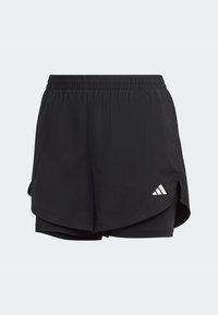 Pantalones cortos deportivos negros con una capa exterior suelta y pantalones interiores ajustados. Cuenta con una cinturilla elástica y un logo de tres rayas blancas.