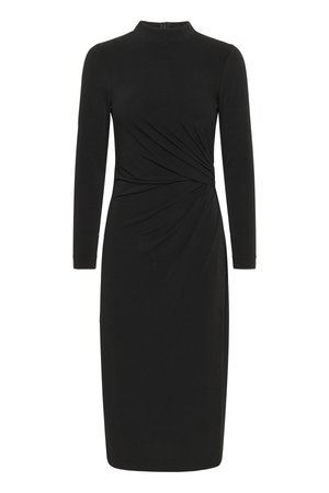 Must mustriga mustriga kleit, millel on vale kaelus, ja millel on väänatud detail vööl ning põlveni ulatuv lõige. Valmistatud pehmest, venivast kangast.