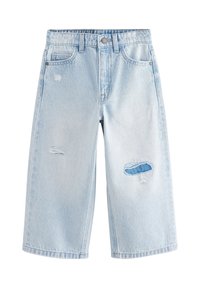 Lyseblå denimshorts med en løs pasform, med slidte detaljer og to lommer. Stoffet har en subtil tekstur og en ren finish.
