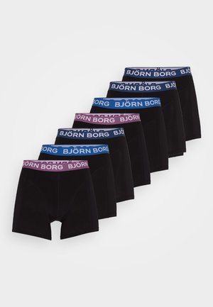 Sæt med seks sorte boxershorts med forskellige farvede elastikker: lilla, mørkeblå og lys blå, med "BJÖRN BORG" logo.