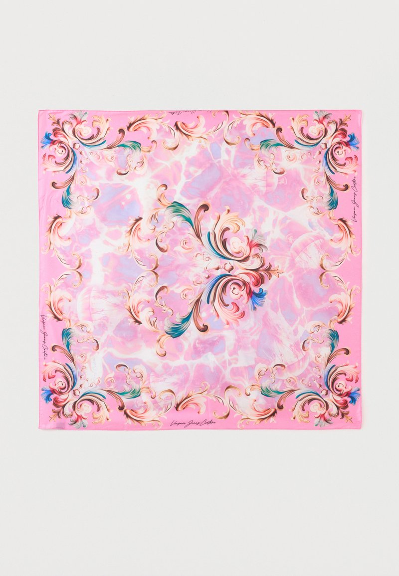 Τετράγωνο ροζ μεταξωτό μαντήλι με περίτεχνες χρυσές και μπλε μπαρόκ λουλουδένιες στροφές και διακριτικά σχέδια ταϊ-ντάι στο κέντρο.