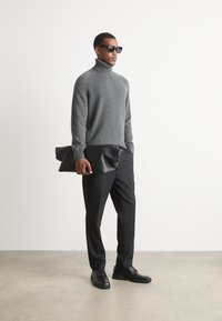 Thumbnail Image 3