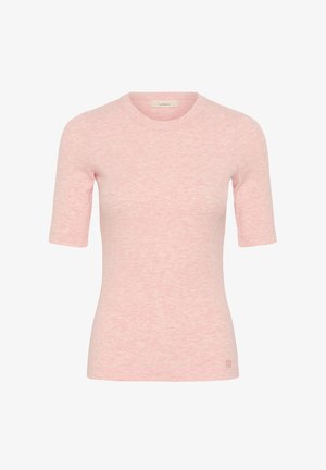 Mäkký ružový jednofarebný krátky pletený top s okrúhlym výstrihom a jemnou melírovanou textúrou, zobrazený na bielom pozadí.