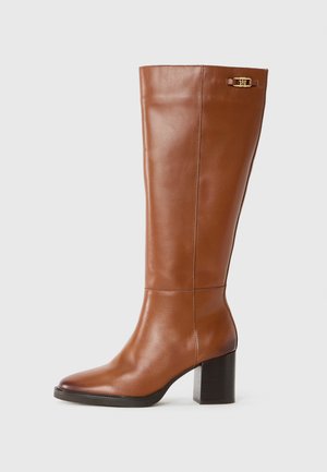 Boots - tawny russet