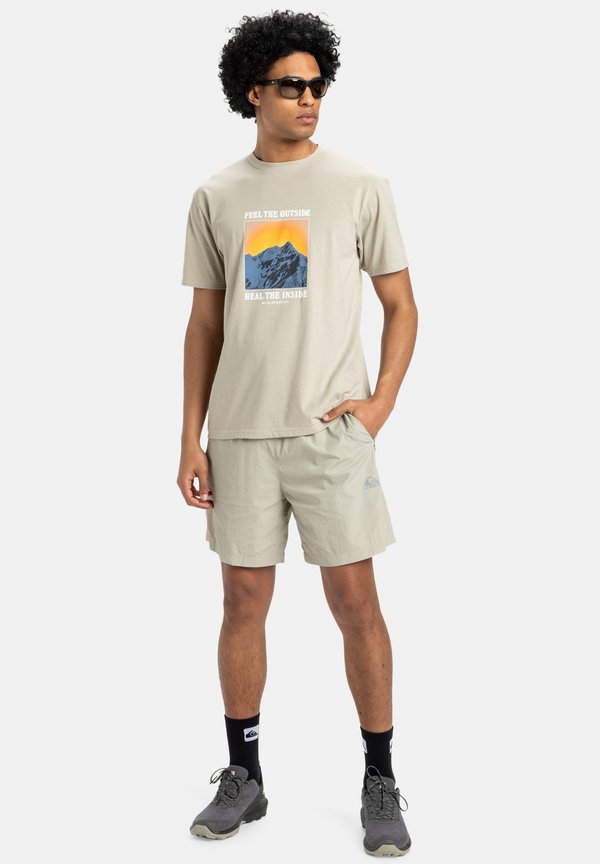 FEEL THE OUTSIDE - Print T-shirt - abbey stone solid