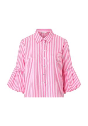 Roze-wit gestreepte blouse met verticale strepen, knoopsluiting, driekwart pofmouwen en een puntige kraag.