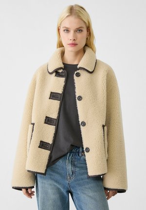 Stradivarius REVERSIBLE SHEARLING - Fleecov bunda - dark brown