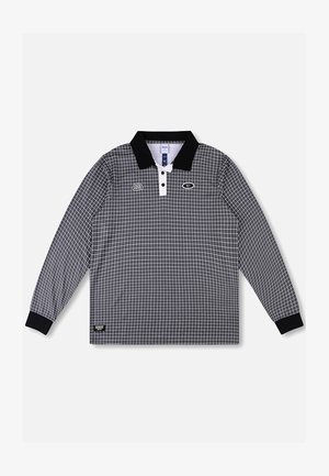 Langermet svart-hvitt rutete polotrøye med svart krage, hvit knappe-list og to små broderte merker på brystet.