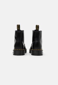Dr. Martens Stivaletti stringati - black