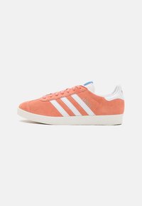 adidas Originals GAZELLE UNISEX Baskets basses clay/footwear