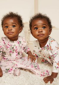 Love & Roses 2 PACK PRINTED RUFFLE - REGULAR FIT - Magamisriided - pink white floral