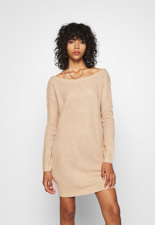 AYVAN OFF SHOULDER JUMPER DRESS - Robe pull - sand