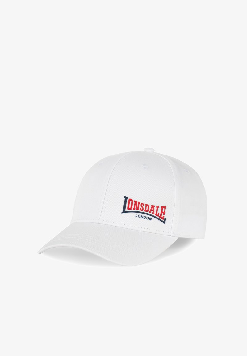 Bílá baseballová čepice s zakřiveným kšiltem, na přední straně se vyšívaným logem "LONSDALE LONDON" v červené a tmavě modré barvě. Materiál: bavlna.