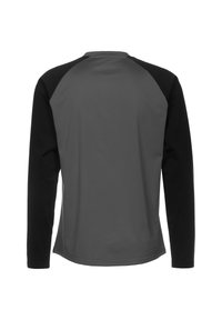 Langarmshirt mit grauem Körper und schwarzen Raglanärmeln; aus einem glatten, leichten Stoff gefertigt; mit klassischem Rundhalsausschnitt.