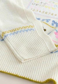 Unselected, ecru embroidered