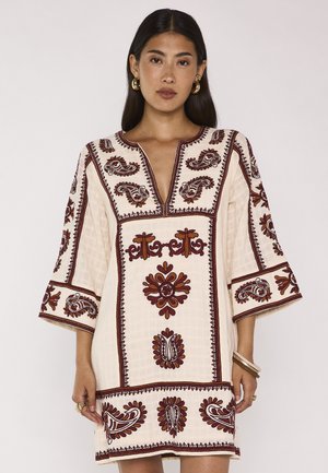 Maison 123, ROBE MARGUERITE R BRODEE - Freizeitkleid - brique
