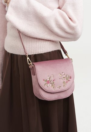 FABLE ENGLAND, BETH FLORAL POSY EMBROIDERED SADDLE - Bandolera - pink