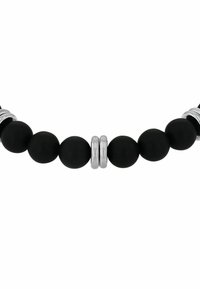 Perle nere opache intervallate da accenti in metallo argentato, caratterizzate da una forma rotonda e liscia con una texture uniforme, progettate come una collana.