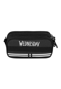 Trousse noire avec fermeture éclair, arborant "WEDNESDAY" en lettres blanches et deux rayures blanches en bas. Fabriquée en tissu durable.