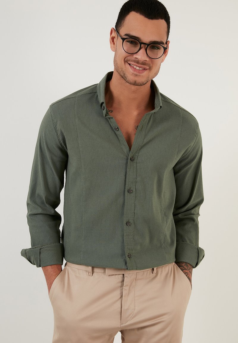 Buratti SLIM FIT - Camisa - khaki