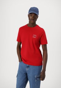 Tommy Hilfiger STACK - Print T-shirt - medium red