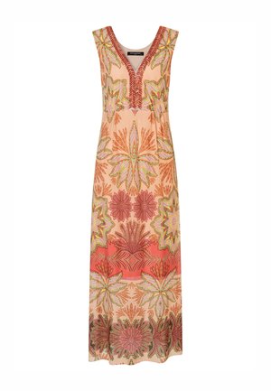 Mouwloze maxi-jurk met V-hals, met ingewikkelde multicolor bloemen- en geometrische patronen op een perzikkleurige achtergrond.