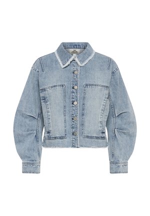 Svetlo modra kratka denim jakna z raztrgano ovratnico, sprednjimi gumbi, dolgimi napihnjenimi rokavi in velikimi sprednjimi žepki.