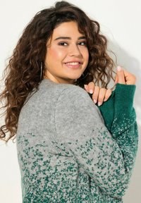 Ulla Popken GRADIENT LONG SLEEVE V-NECK - Trui - light gray melange