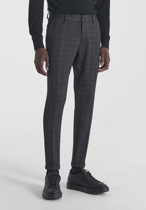 Chino - black