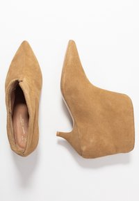 L37 Ankle boot