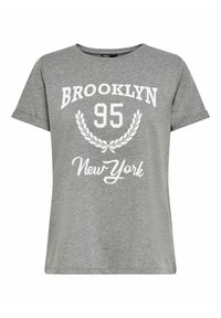 T-shirt in cotone grigio con un design grafico bianco con "BROOKLYN 95" e "New York", vestibilità comoda e maniche corte.