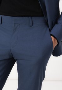 Isaac Dewhirst NOTCH SUIT SLIM - Κοστούμι - teal