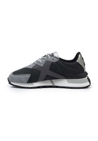 MUNICH SOKU - Baskets basses - black