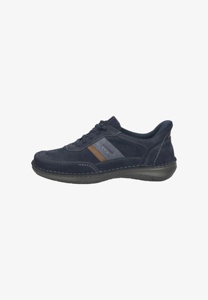 Scarpa di pelle scamosciata blu navy con texture liscia, design con lacci, dettaglio marrone a contrasto e suola in gomma flessibile per il comfort.