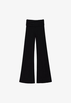 Pantalones de pierna ancha negros con cintura fruncida, hechos de una suave tela elástica. Presentan un diseño fluido y piernas de largo completo.