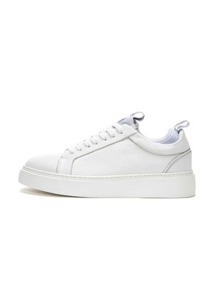SNEAKERS - Trainers - white