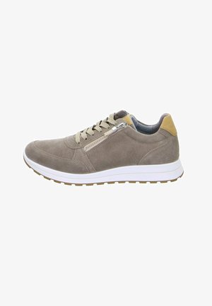 Baskets pour hommes en suede gris avec une semelle en caoutchouc blanc. Comprend une fermeture éclair sur le côté, un talon marron clair contrastant et des lacets assortis.