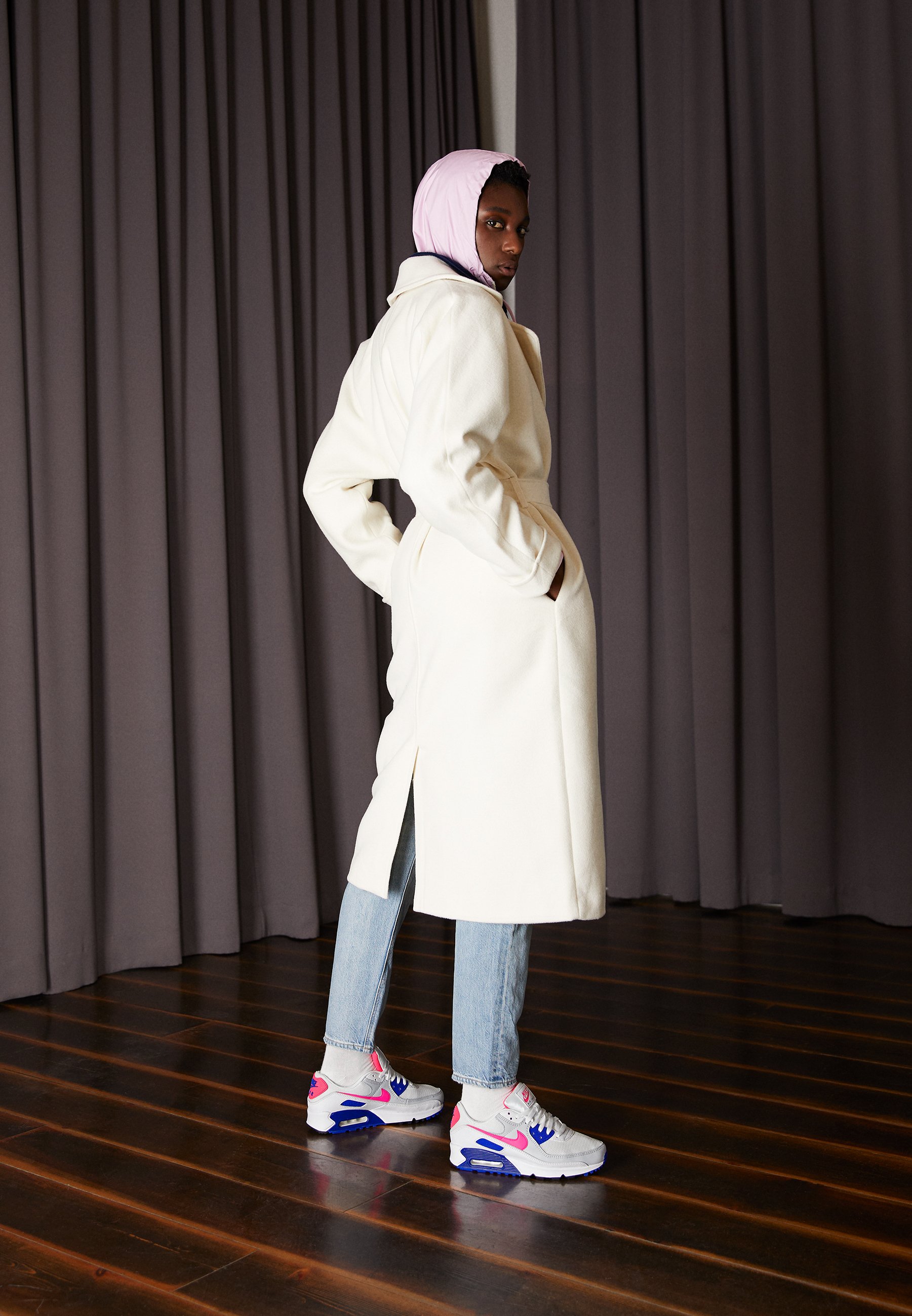 air max 90 white hyper pink