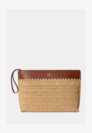 Vævet beige clutch med brun lædertop, lille guld "RLL" logo og en læderhåndledsrem på venstre side.