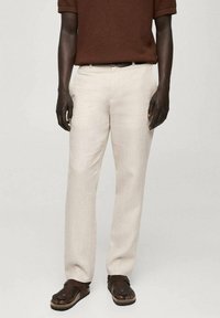 Mango Chino hlače - off-white