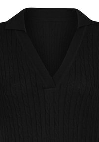 Zwarte gebreide sweater vest met een V-hals en kraag, voorzien van een gestructureerd kabelontwerp. Materiaal lijkt zacht en aansluitend.